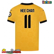 Camisa de Futebol Wolves Hee-chan Hwang #11 Equipamento Principal 2025-26 Manga Curta